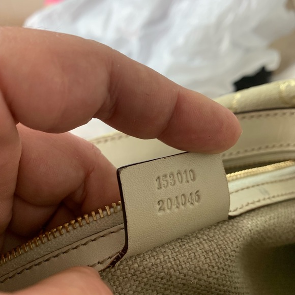 Gucci | Charmy Hobo Leather Bag LIKE NEW CONDITION - Picture 7 of 8